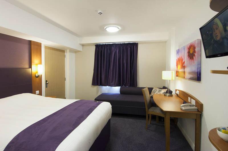 Premier Inn Norwich Airport ภายนอก รูปภาพ